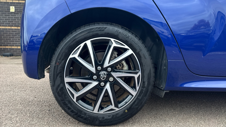 Toyota Yaris 1.5 Hybrid Design 5dr CVT Hybrid Hatchback